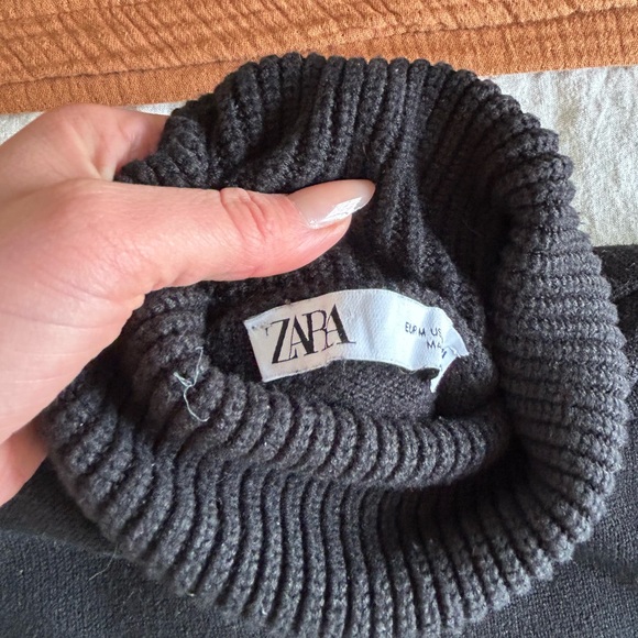Zara cropped turtleneck sweater - Picture 3 of 4